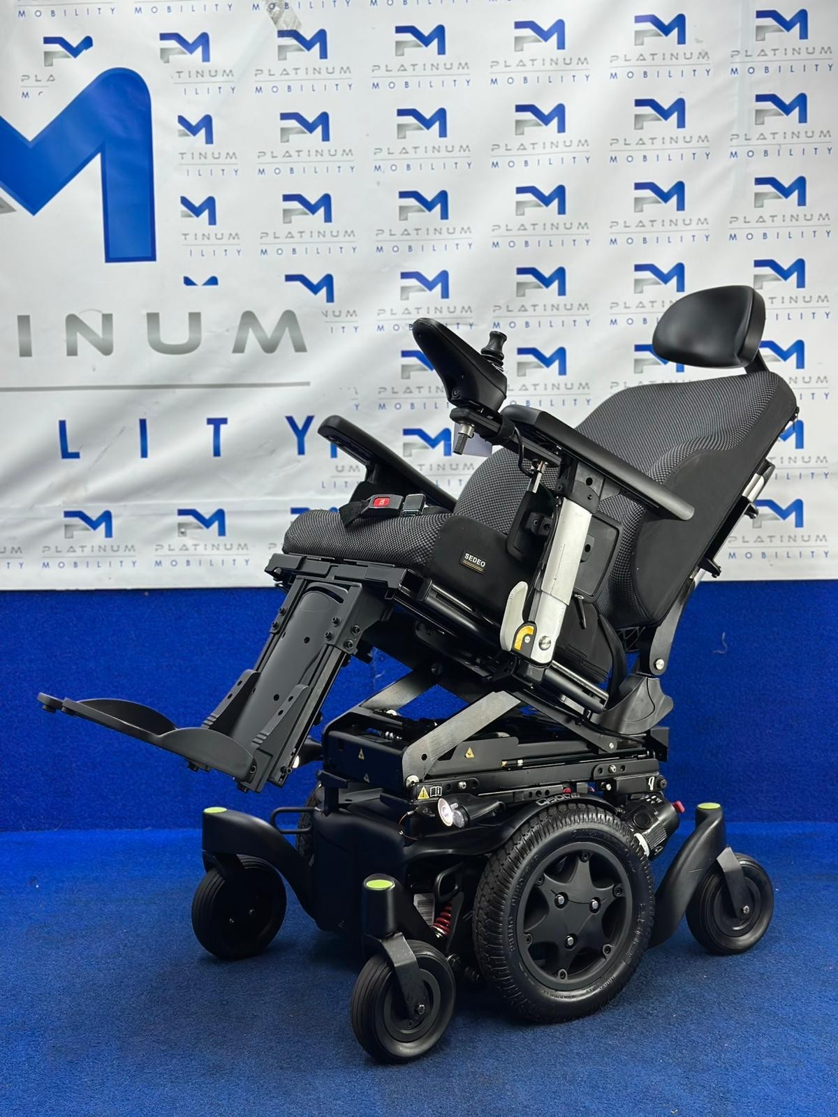Quickie Q500 M Powerchair – 6mph Riser Electric Wheelchair by Sunrise (1511)
