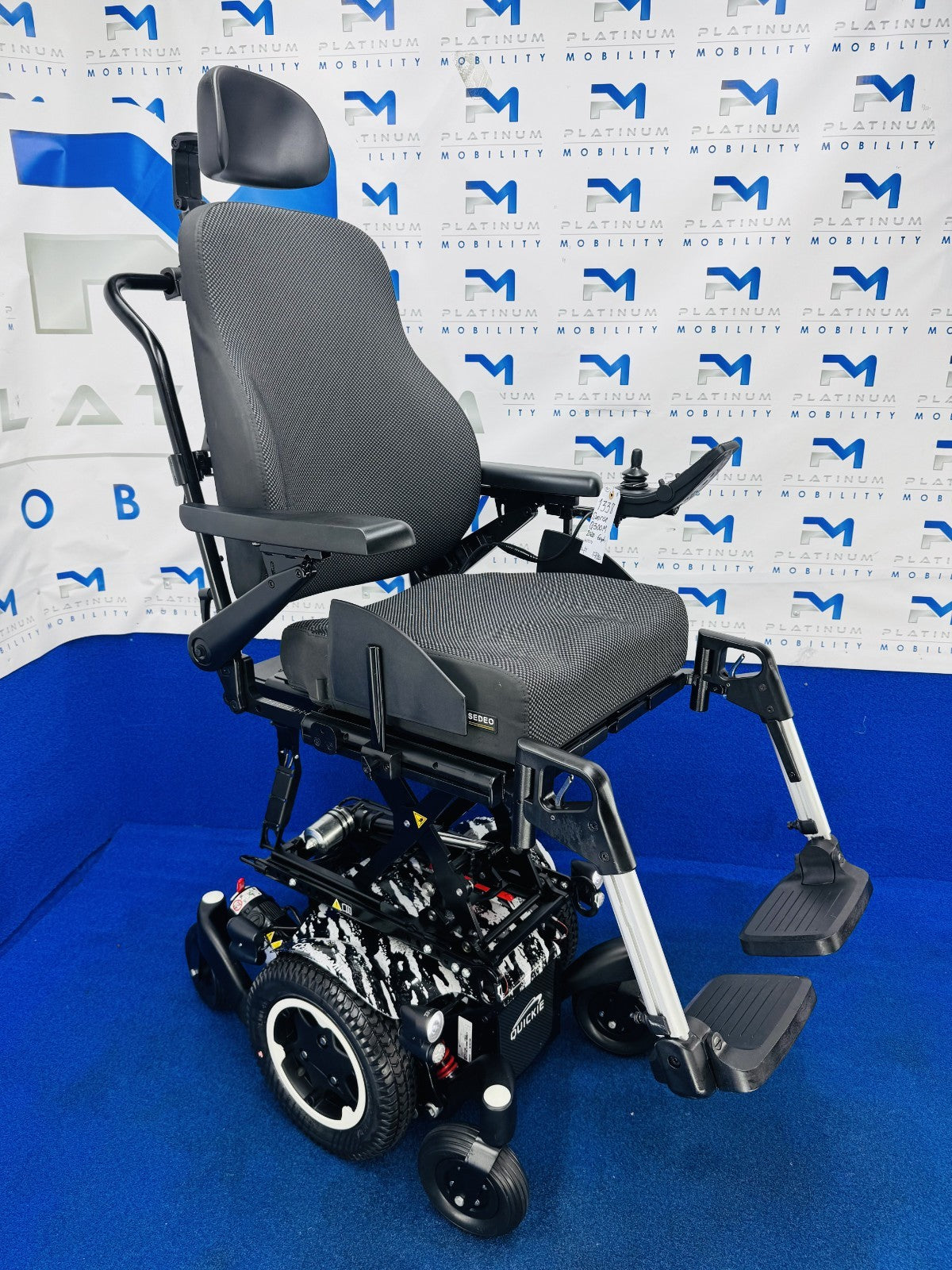 QUICKIE Q300 M MINI 6 MPH ELECTRIC MOBILITY POWERCHAIR ELECTRIC WHEELCHAIR 1338