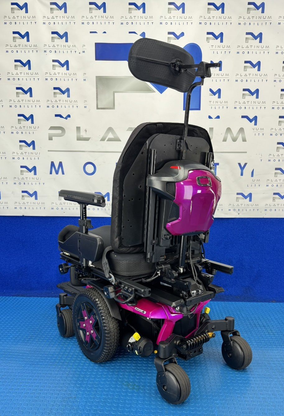 PRIDE QUANTUM Q6 EDGE 3 - 6 MPH ELECTRIC POWER WHEELCHAIR POWERCHAIR 2759