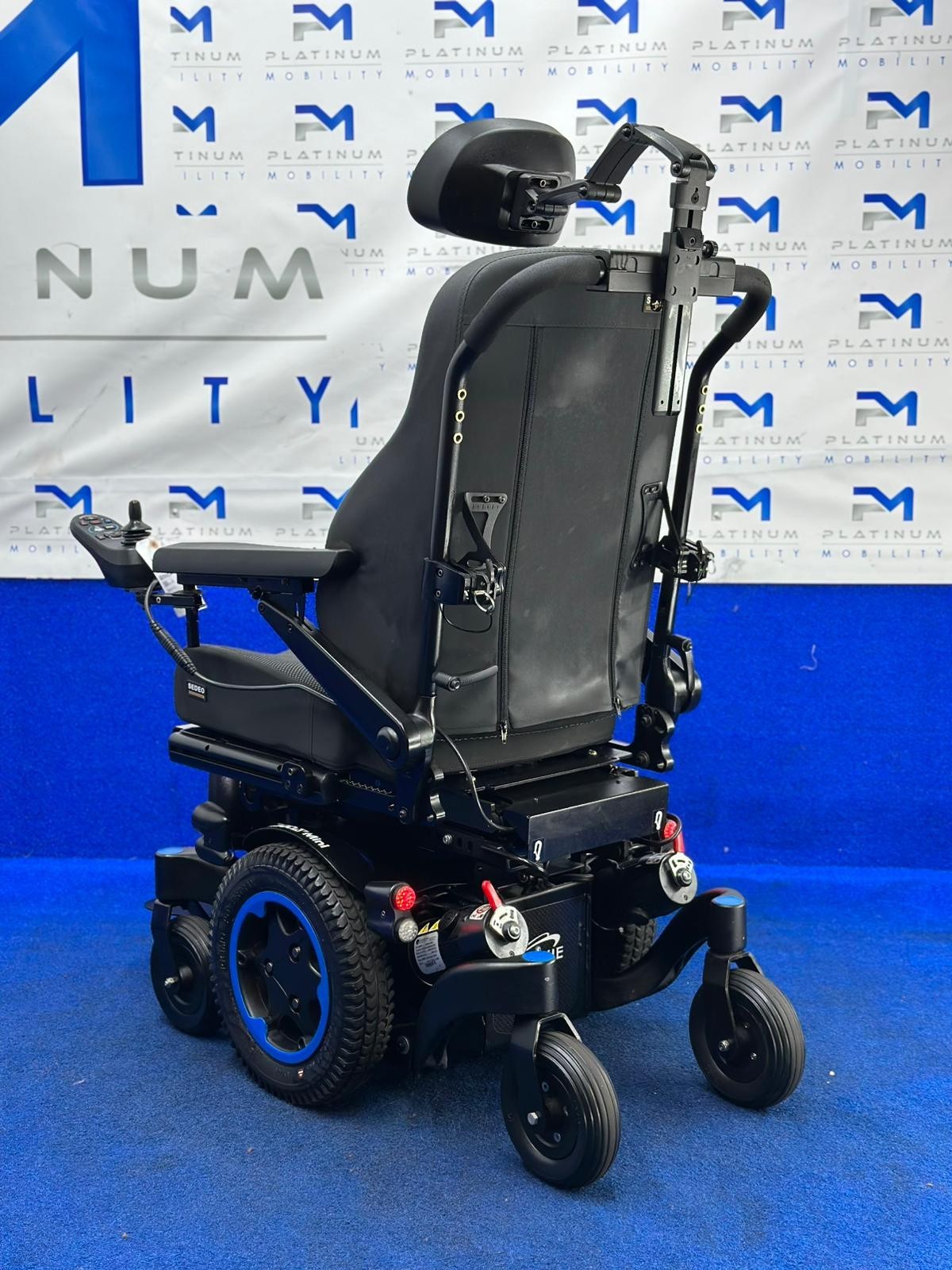 QUICKIE Q300 M MINI 6 MPH ELECTRIC MOBILITY POWERCHAIR ELECTRIC WHEELCHAIR 1486