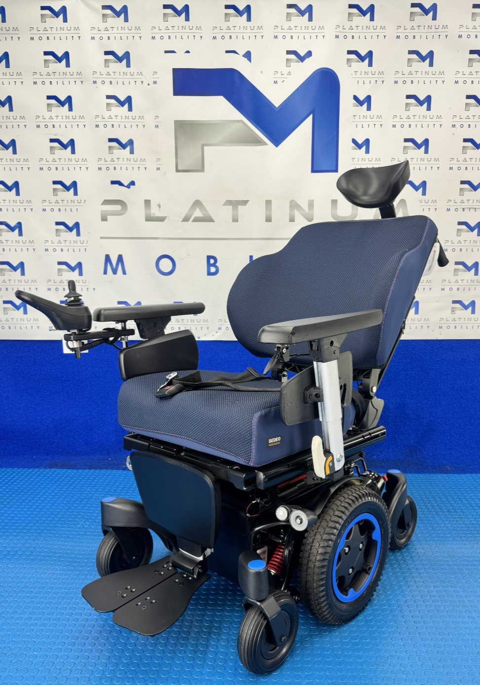 2026 Sunrise Q300M Powerchair 6MPH Electric Riser, Tilt, Recline Wheelchair 2379