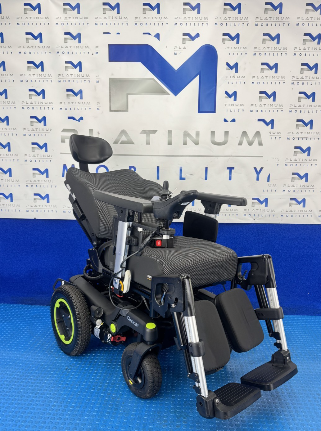 Sunrise Q700R Electric Powerchair Rise, Tilt, Recline, Electric Legs 6mph 2496