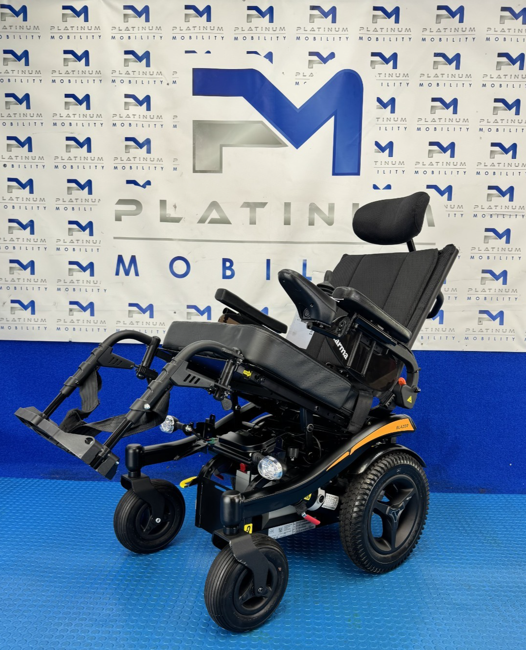 KARMA BLAZER 2 MOBILITY ELECTRIC WHEELCHAIR POWERCHAIR 4 MPH All Terrain 2802