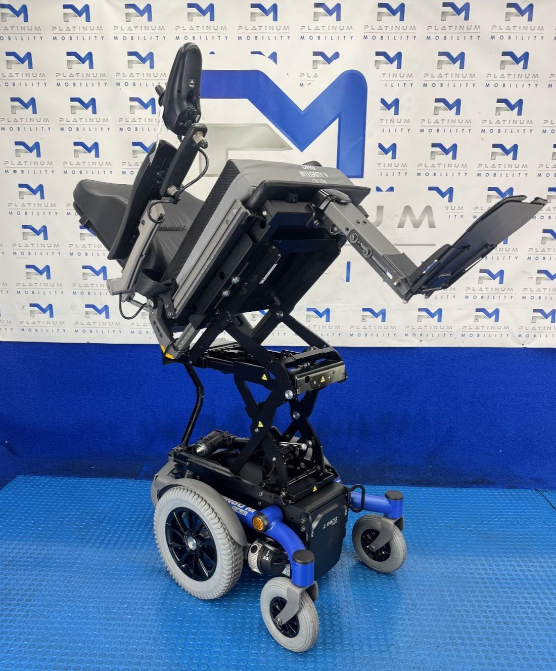 Dietz Sango Advaned M Slimline 4MPH Rise & Tilt Electric Wheelchair 2646