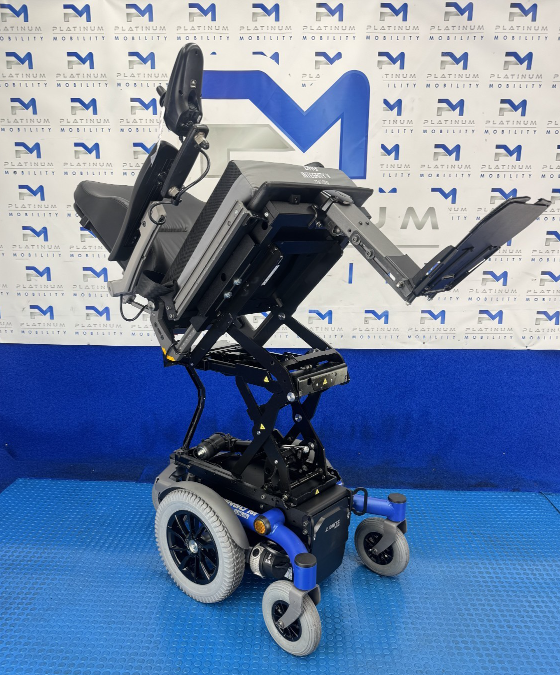 Dietz Sango Advaned M Slimline 4MPH Rise & Tilt Electric Wheelchair 2646
