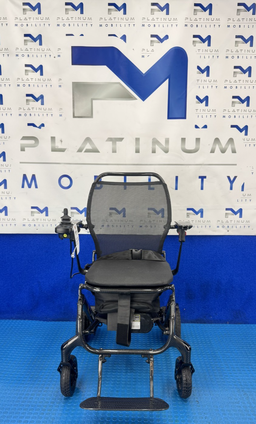 QUICKIE Q50 R LIGHTWEIGHT CARBON FIBRE POWERCHAIR SCOOTER FOLDING 4MPH 2813