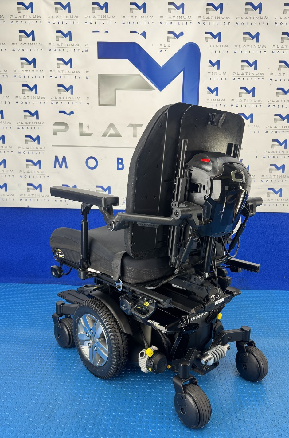 Quantum Q6 2.0 Edge HD Electric Powerchair 4mph Heavy Duty 32st Mid Wheel 2776