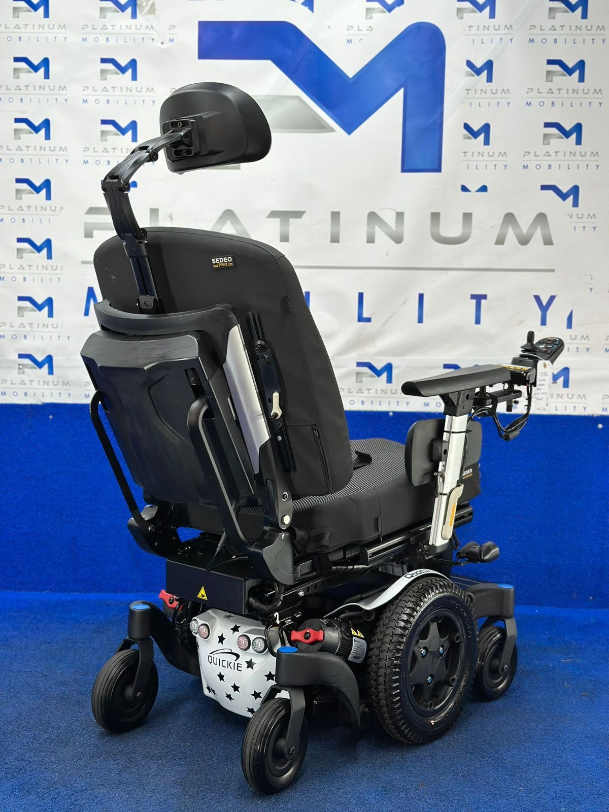 CUSTOM Sunrise Quickie Q500 M Powerchair – 6mph Riser Electric Wheelchair (1586)