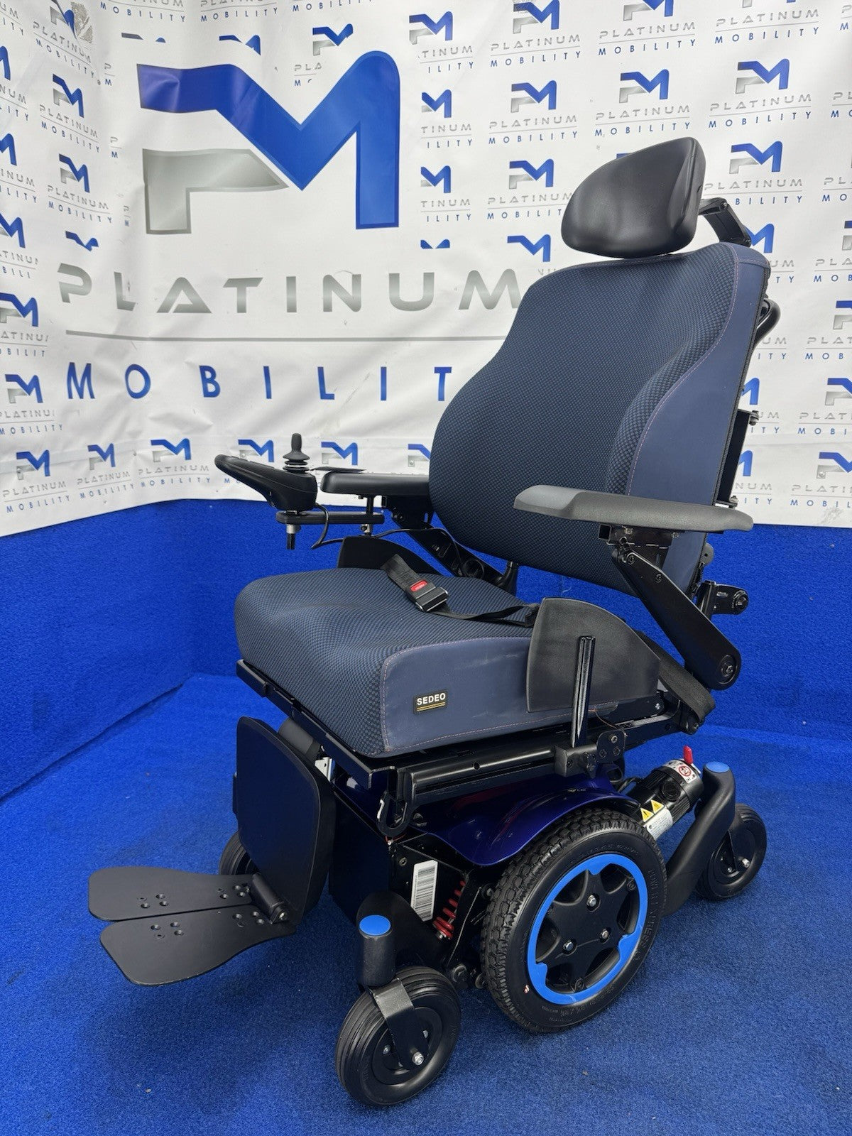 Quickie Q300 M Mini Powerchair 4 mph Riser Electric Wheelchair by Sunrise (1374)