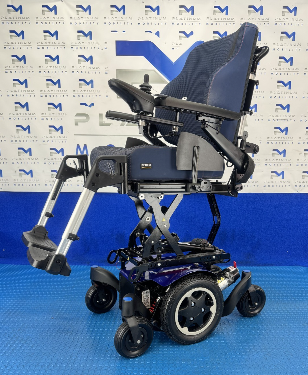 2025 Sunrise Quickie Q300M Mini Powerchair 4 mph Riser Electric Wheelchair 2314