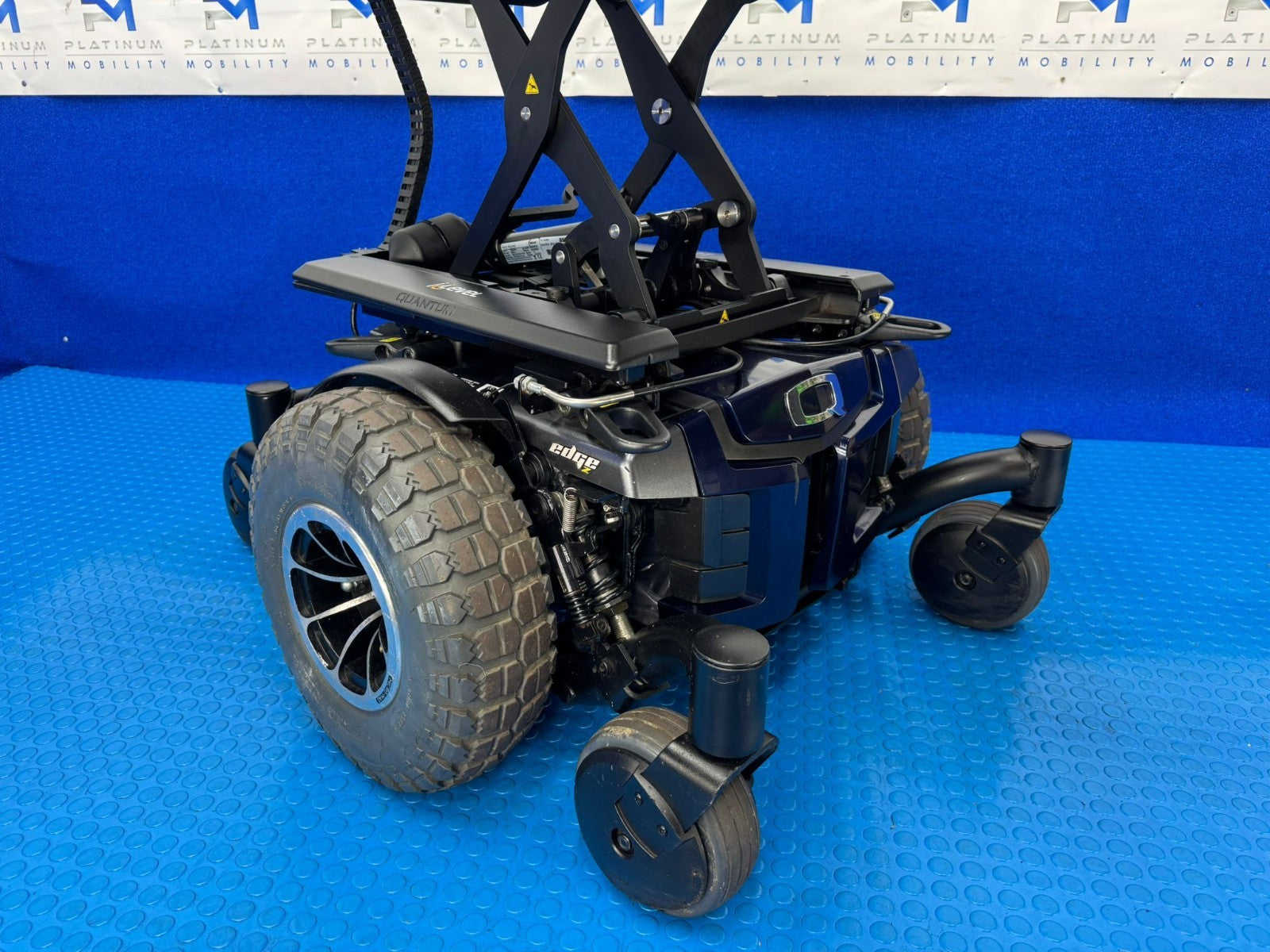 PRIDE QUANTUM Q6 EDGE Z 2.0 i-LEVEL 6 MPH ELECTRIC MOBILITY POWERCHAIR 871