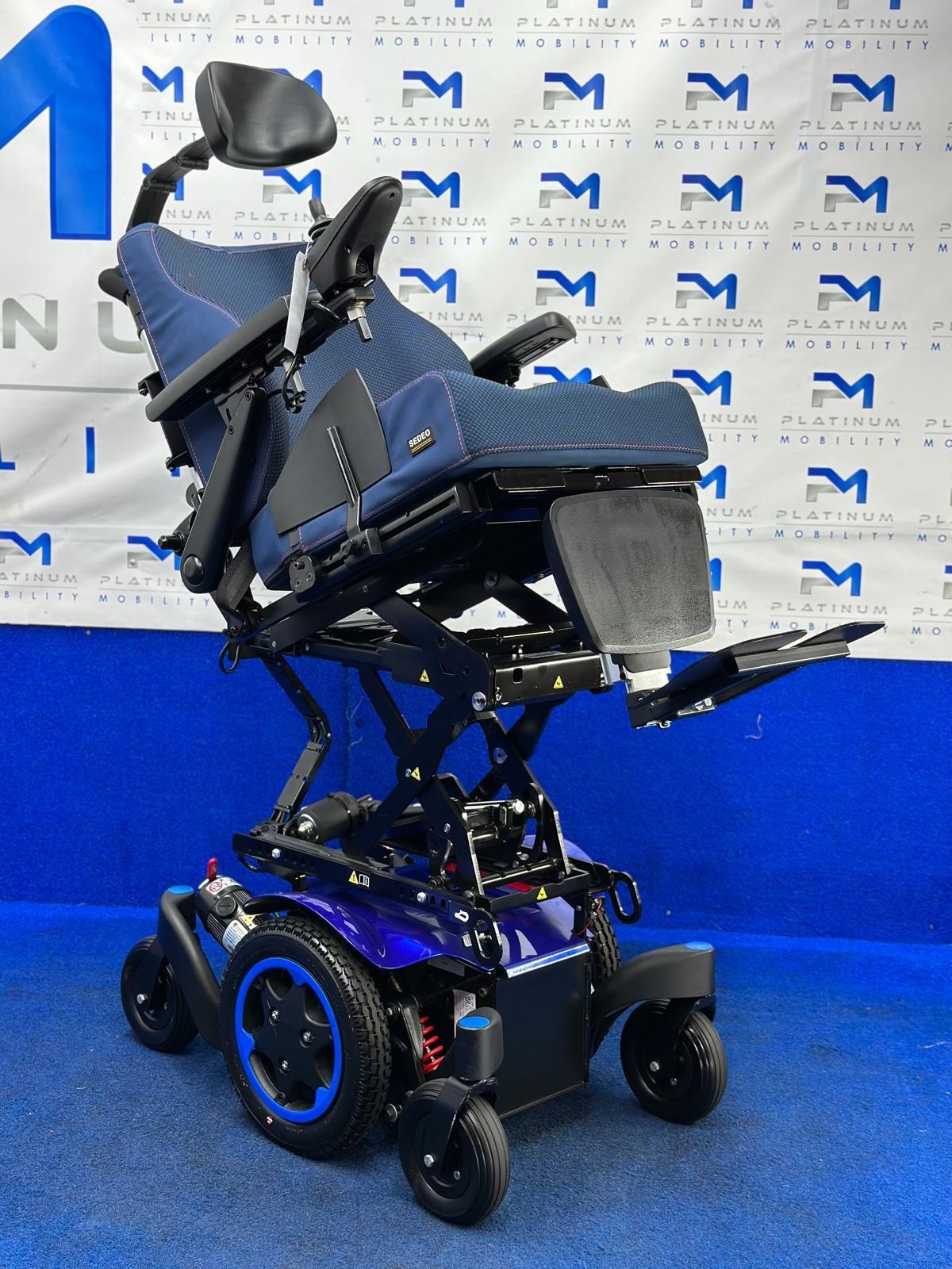 Quickie Q300 Mini Powerchair – 4mph Riser Electric Wheelchair by Sunrise (1571)