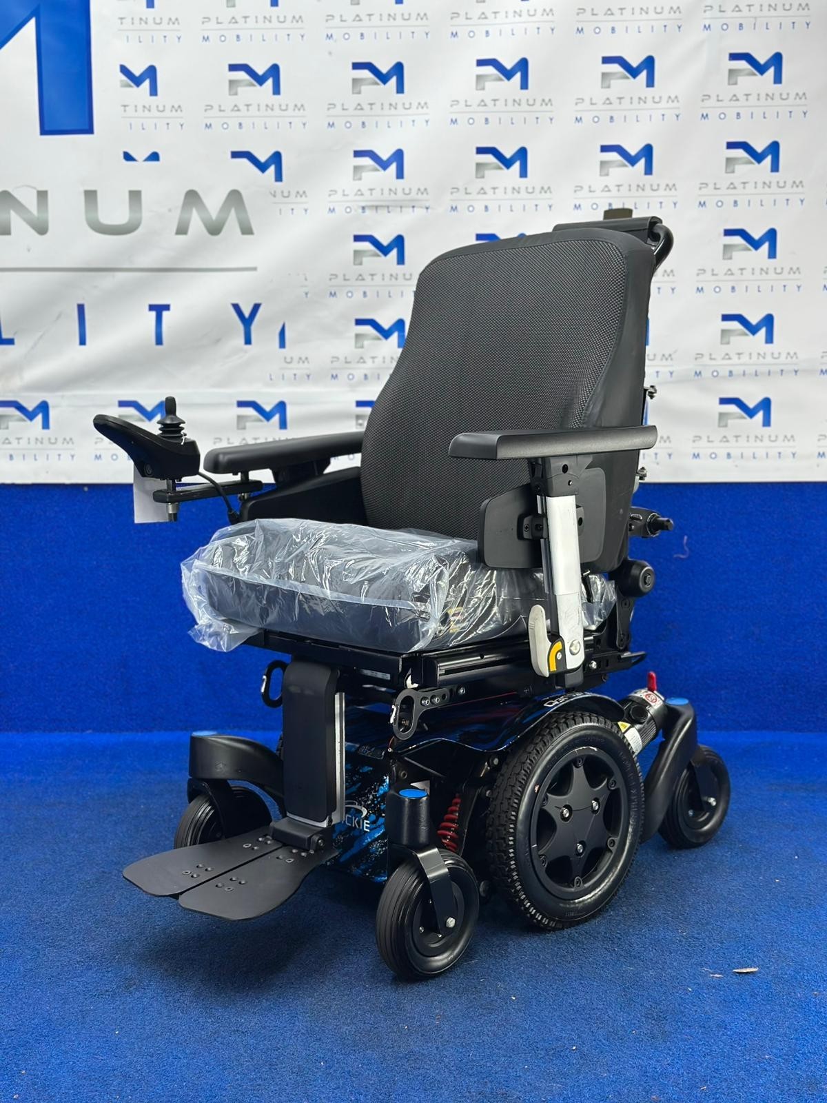 Quickie Q300 M Mini Powerchair 4 mph Riser Electric Wheelchair by Sunrise (1519)