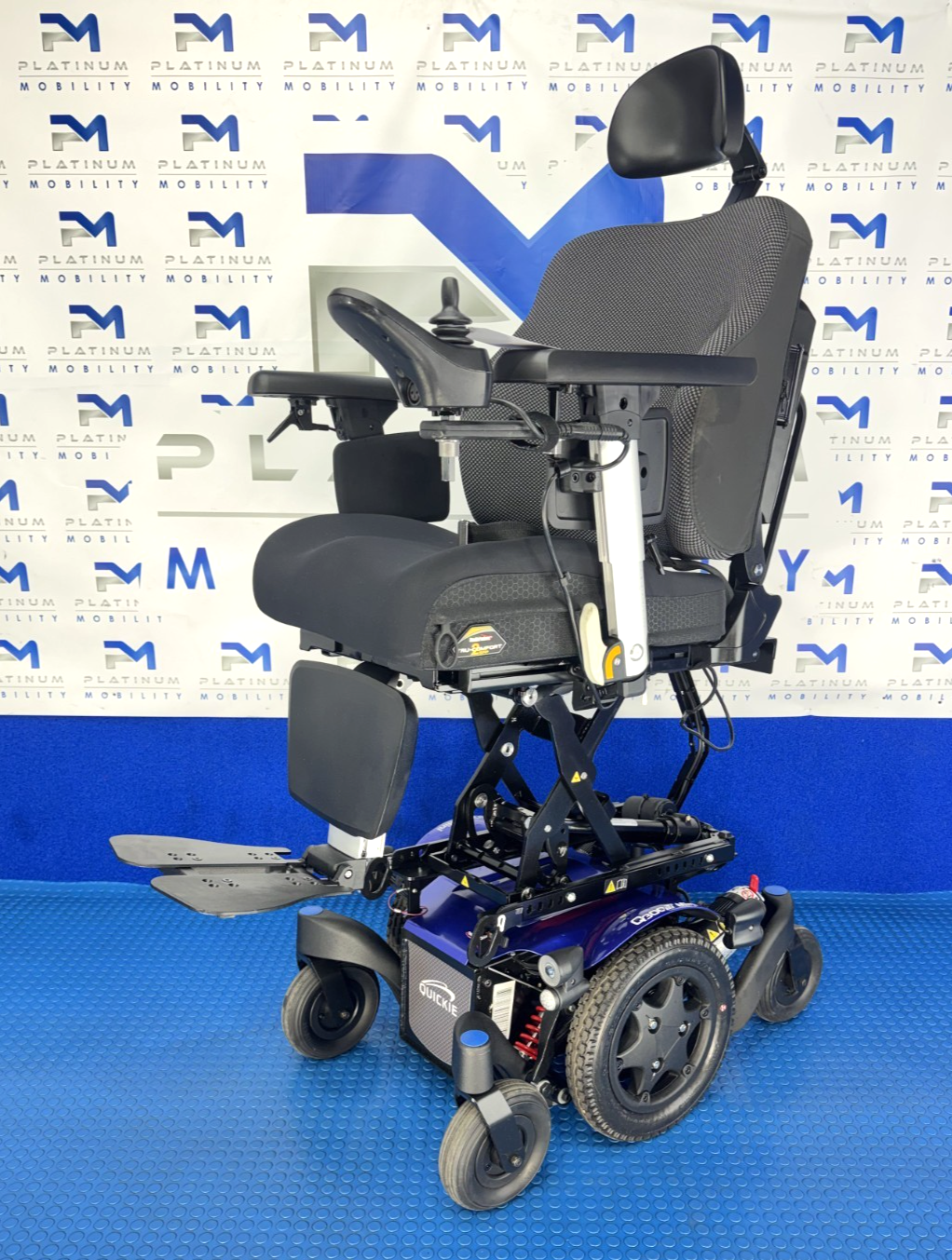 2025 Sunrise Quickie Q300M 6 mph Riser, Tilt, Manual Recline Powerchair 2912