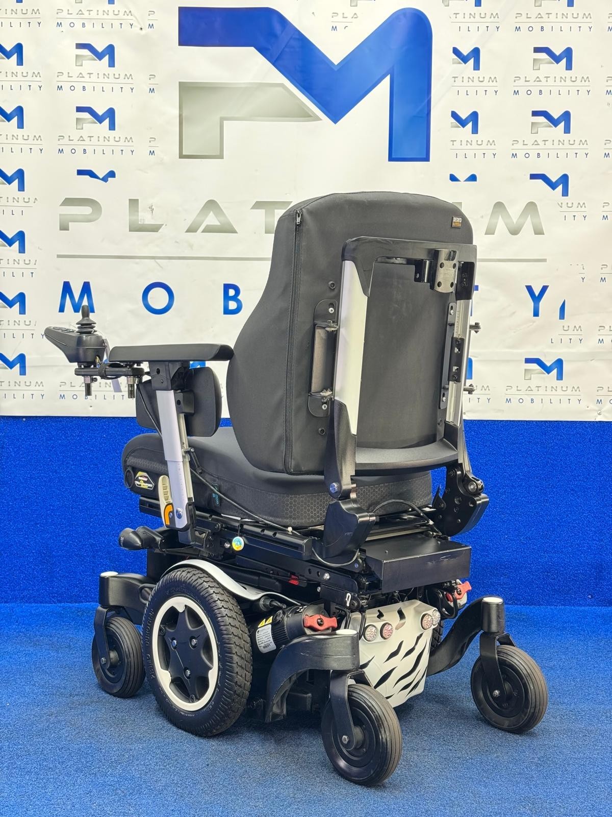 CUSTOM Sunrise Quickie Q500 M Powerchair – 6mph Riser Electric Wheelchair (1818)