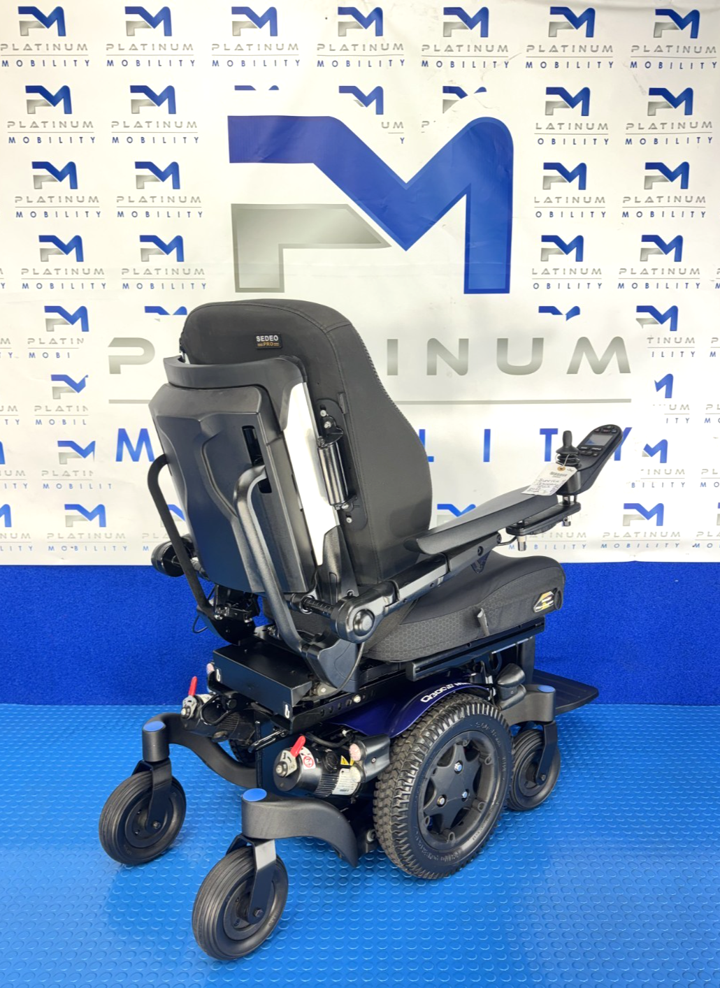 Sunrise Quickie Q300M 6 mph Riser, Tilt, Manual Recline Electric Wheelchair 2882