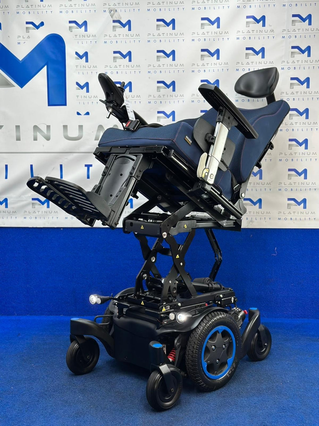 Quickie Q500 M Powerchair – 6mph Riser Electric Wheelchair by Sunrise (1556)
