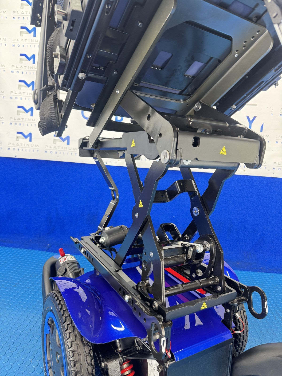 Sunrise Quickie Q300M Mini Powerchair 6 mph Riser Electric Wheelchair 2254
