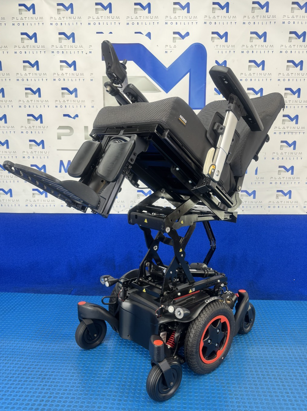 2025 Sunrise Quickie Q500 M Powerchair Rise & Tilt 6mph New Batteries 2471