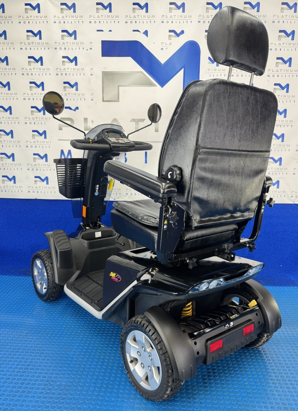 Pride Colt Executive Mobility Scooter New Batteries Pneumatic Tyres 8 Mph 2526