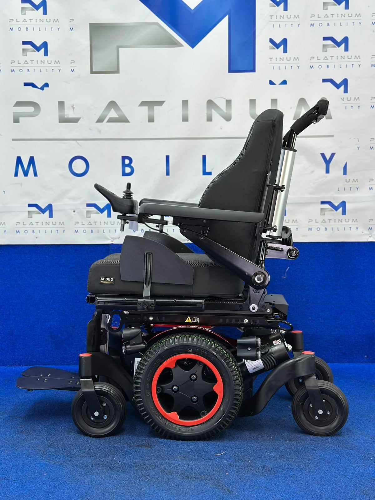 Quickie Q300 Mini Powerchair – 6mph Riser Electric Wheelchair by Sunrise (1778)