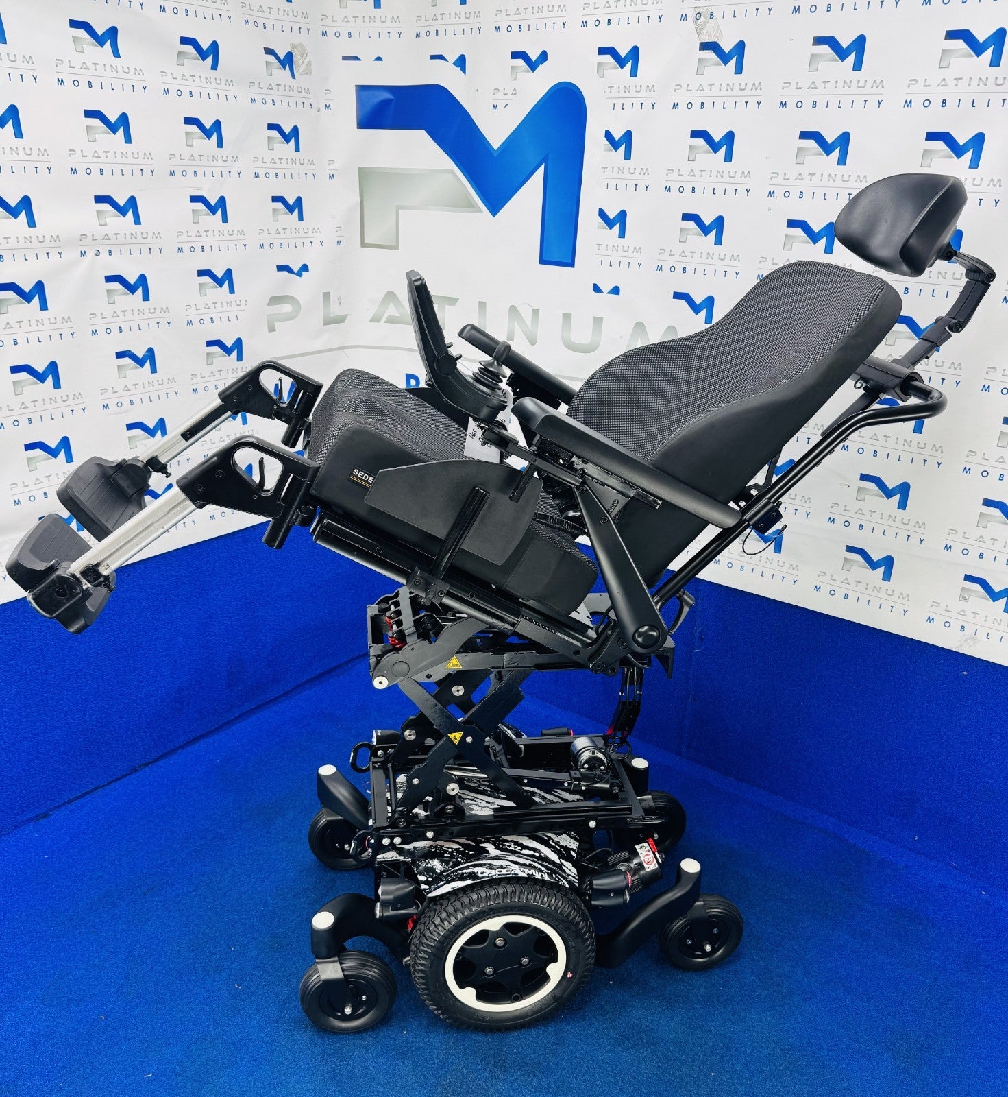 QUICKIE Q300 M MINI 6 MPH ELECTRIC MOBILITY POWERCHAIR ELECTRIC WHEELCHAIR 1338