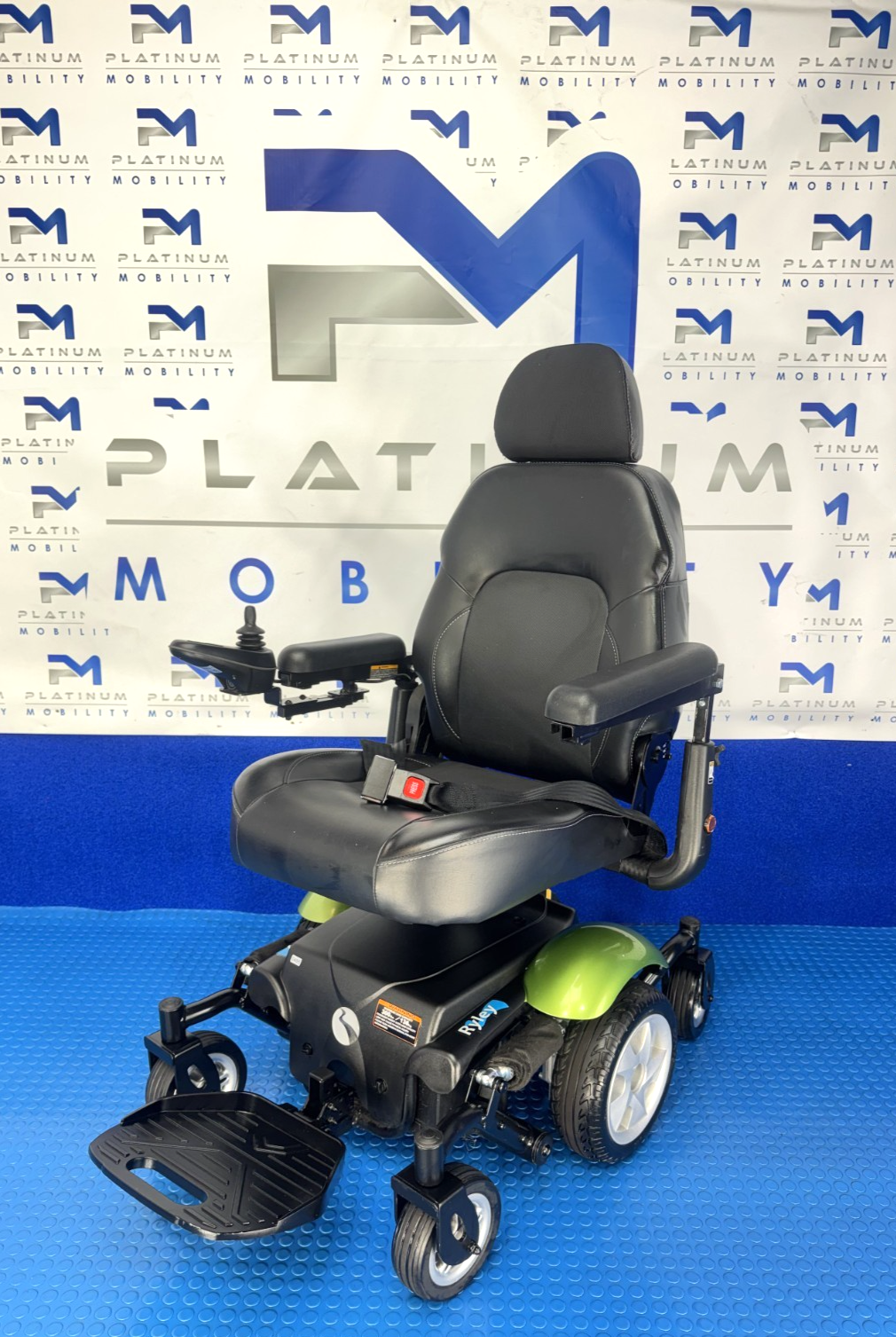 Rascal Ryley P327 MINI 4MPH NEW BATTERIES SOLID TYRES WHEELCHAIR POWERCHAIR 2936
