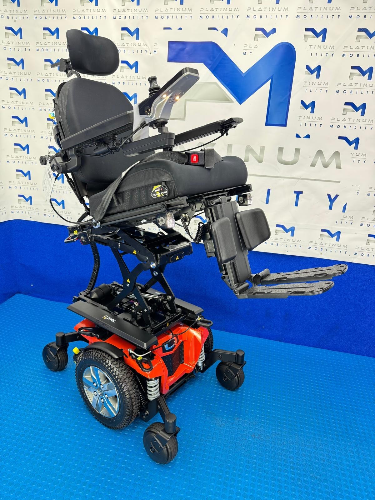 PRIDE QUANTUM Q6 EDGE 2.0 i-LEVEL 6 MPH ELECTRIC MOBILITY POWERCHAIR 1993