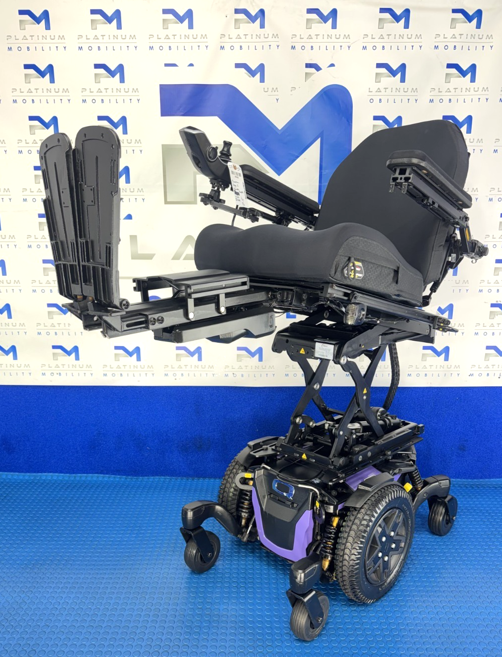 PRIDE QUANTUM EDGE 3 STRETTO 6 MPH ELECTRIC Rise, Tilt, Legs  POWERCHAIR 4066