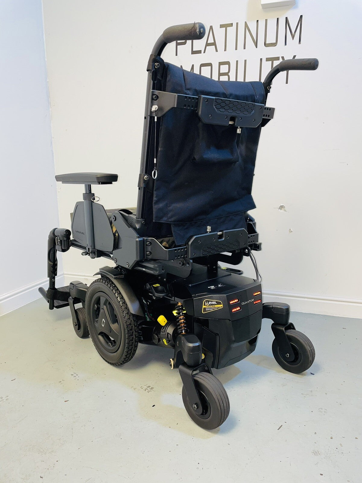 PRIDE QUANTUM Q6 EDGE 3 STRETTO MWD 4MPH ELECTRIC MOBILITY POWERCHAIR WHEELCHAIR