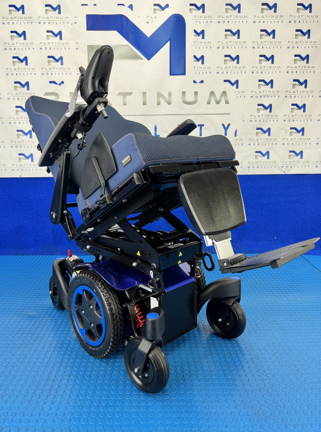 2025 SUNRISE QUICKIE Q300 MINI RISER TILT COMPACT POWERCHAIR REF 2301