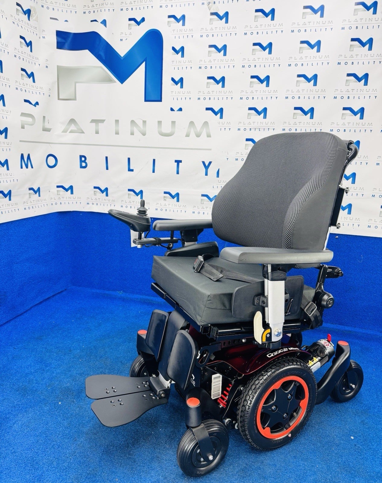 QUICKIE Q300 M MINI 4 MPH ELECTRIC MOBILITY POWERCHAIR ELECTRIC WHEELCHAIR 1177