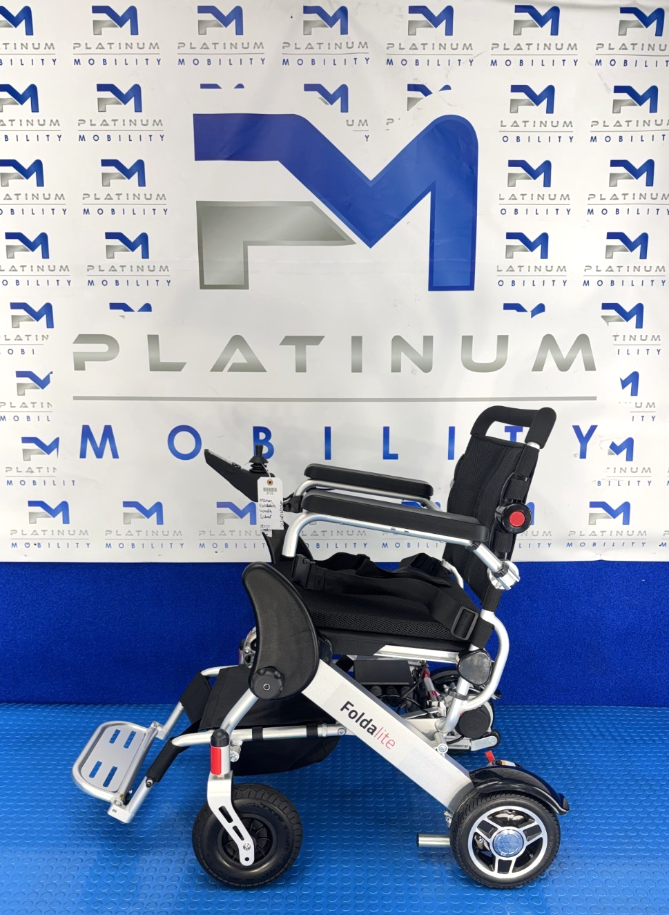 Motion Foldalite Folding Wheelchair 4Mph New Open Box 2723