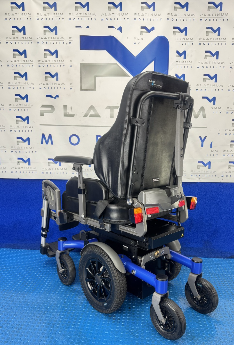 2025 Dietz Sango Advaned M Slimline 6MPH Rise & Tilt Electric Wheelchair 2541