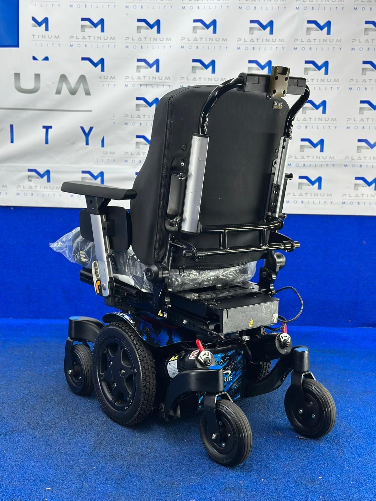 Quickie Q300 M Mini Powerchair 4 mph Riser Electric Wheelchair by Sunrise (1519)