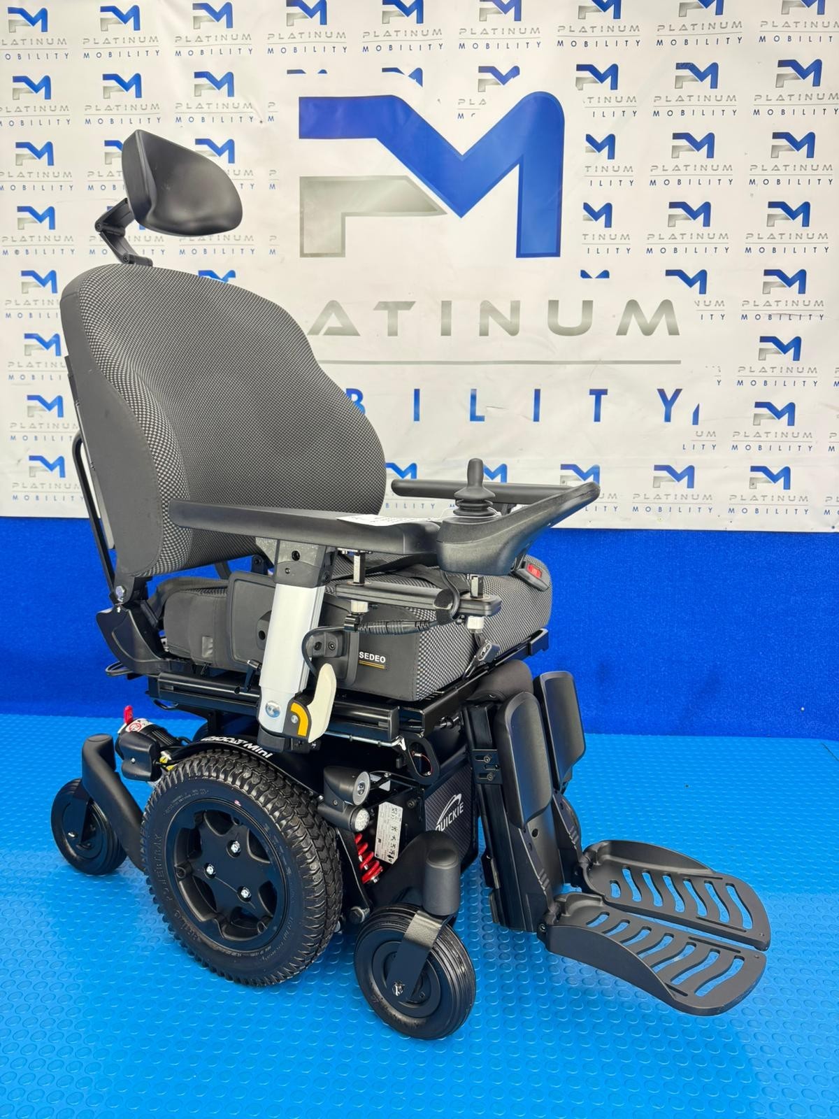 2025 Sunrise Quickie Q300 M Powerchair – 6mph Riser Electric Wheelchair 1996