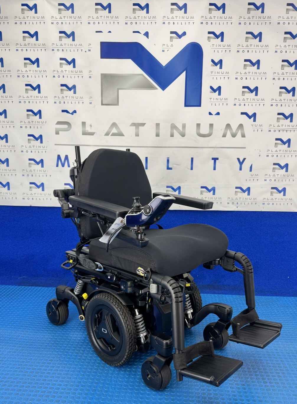 PRIDE QUANTUM EDGE 3 STRETTO i-LEVEL 6 MPH ELECTRIC MOBILITY POWERCHAIR 1095