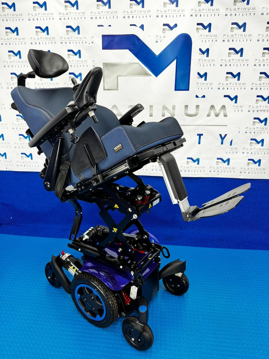 Sunrise Quickie Q300M Mini Powerchair 4 mph Riser Electric Wheelchair (1903)