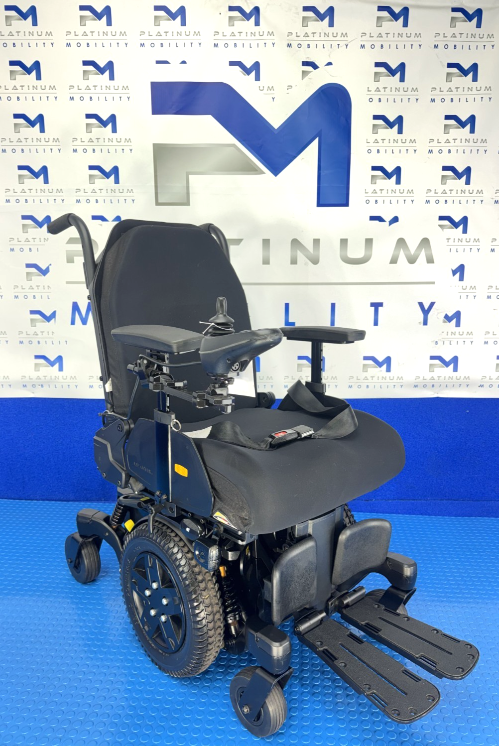 PRIDE STRETTO EDGE 3 POWERCHAIR 6MPH NEW BATTERIES, SOLID TYRES 2959