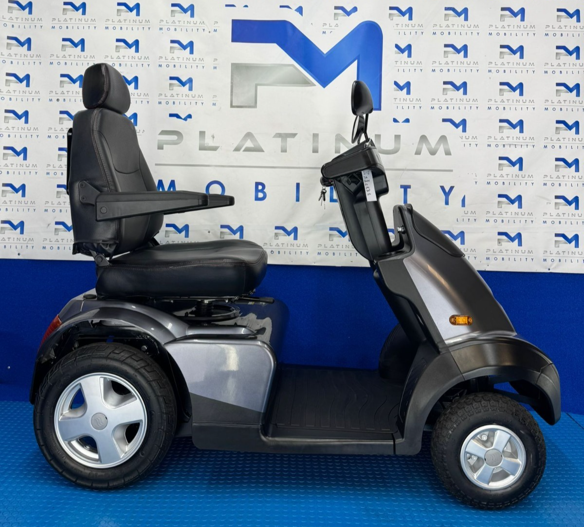 2021 TGA Breeze S3 8MPH Large All Terrain Mobility Scooter Road Legal #2112