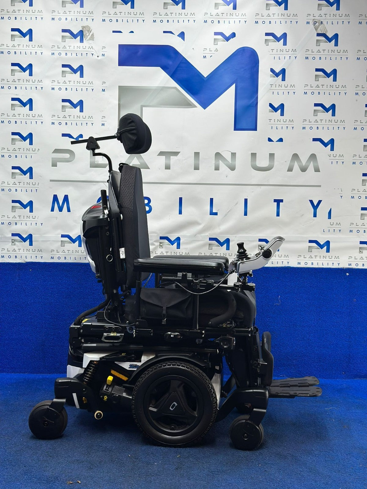 Quantum Edge 3 Stretto Powerchair – 6mph Narrow Electric Wheelchair (1622)