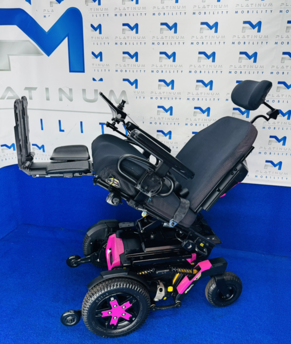 2023 Quantum 4Front 2 HD Powerchair 6 MPH ELECTRIC WHEELCHAIR *Looks BRAND NEW*