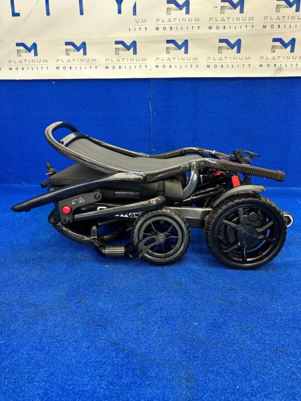 2023 QUICKIE Q50 R LIGHTWEIGHT CARBON FIBRE ELECTRIC POWERCHAIR SCOOTER FOLDING - Image 7