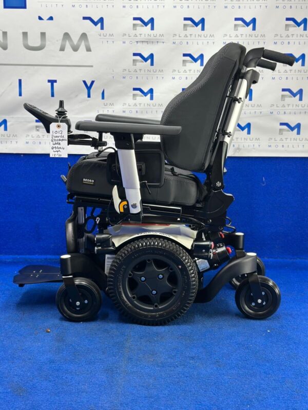2024 SUNRISE QUICKIE Q300 MINI 6MPH ELECTRIC WHEELCHAIR MOBILITY POWERCHAIR 1013 - Image 5
