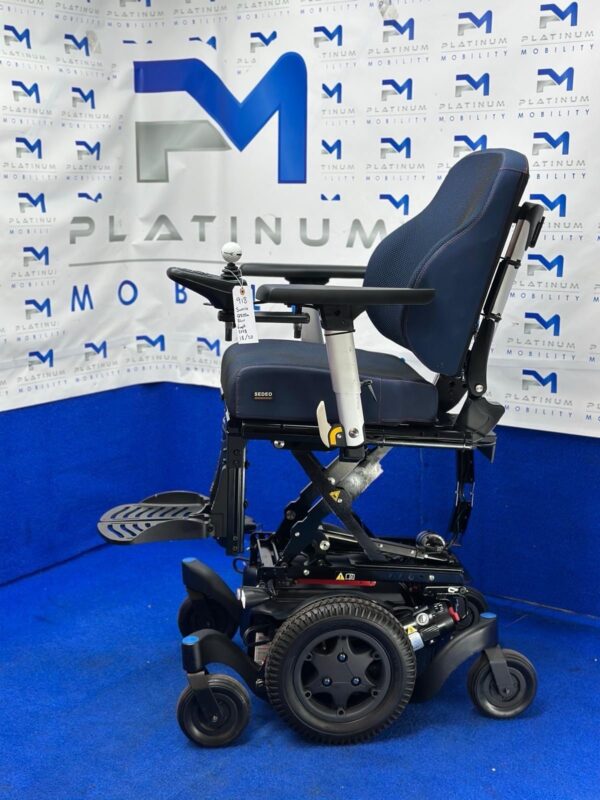 2023 SUNRISE QUICKIE Q500M 6MPH ELECTRIC RISE MOBILITY POWERCHAIR WHEELCHAIR 918 - Image 3