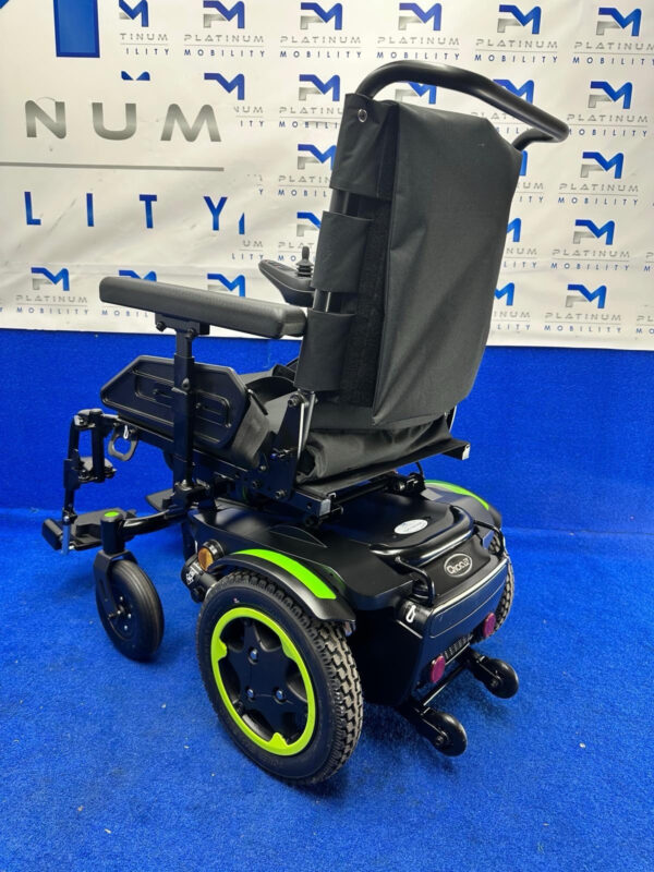 2022 Quickie Q100 R with Standard Seating Powerchair Electric Wheelchair 4 Mph - Image 4