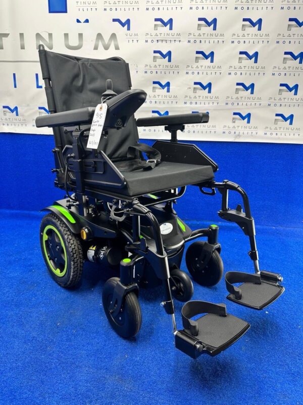 2022 Quickie Q100 R with Standard Seating Powerchair Electric Wheelchair 4 Mph - Image 5