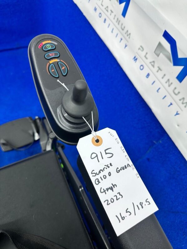 2022 Quickie Q100 R with Standard Seating Powerchair Electric Wheelchair 4 Mph - Image 7