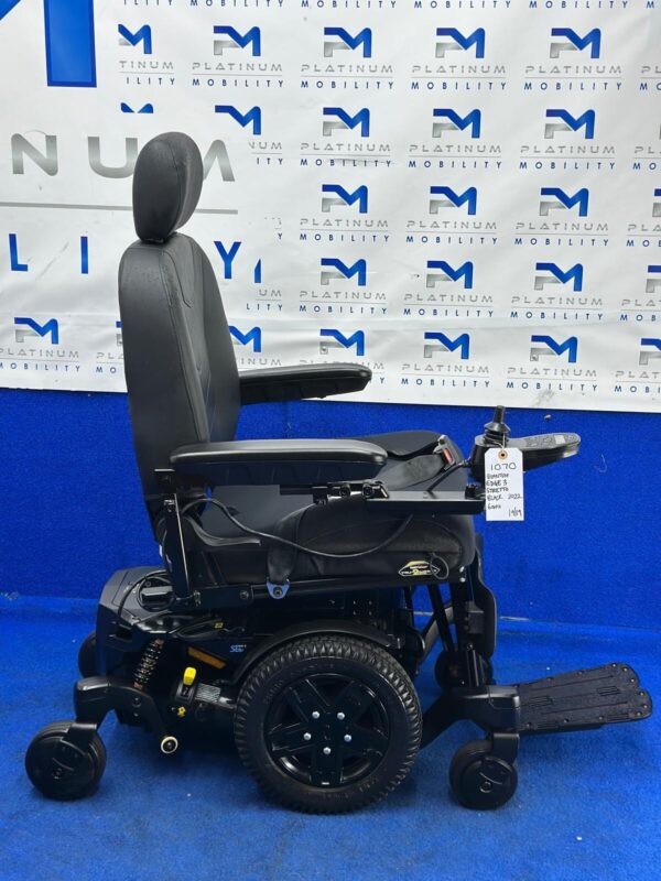 2022 PRIDE QUANTUM EDGE 3 STRETTO 6 MPH ELECTRIC POWER WHEELCHAIR POWERCHAIR 107 - Image 6