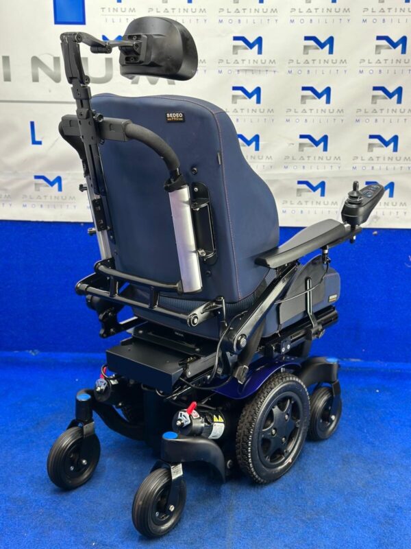 QUICKIE Q300 M MINI 4 MPH ELECTRIC MOBILITY POWERCHAIR ELECTRIC WHEELCHAIR 1077 - Image 9